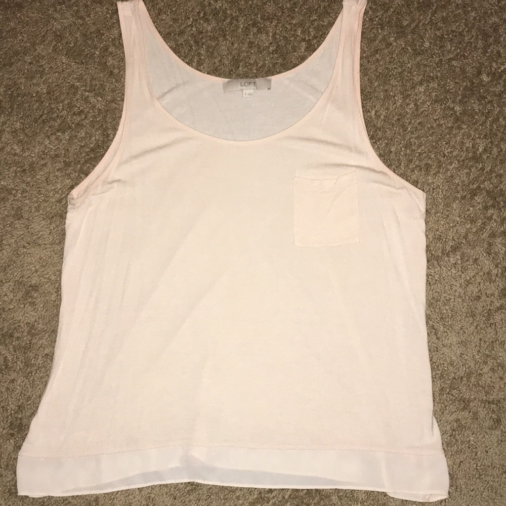🎉🎉 EUC pale pink Loft tank